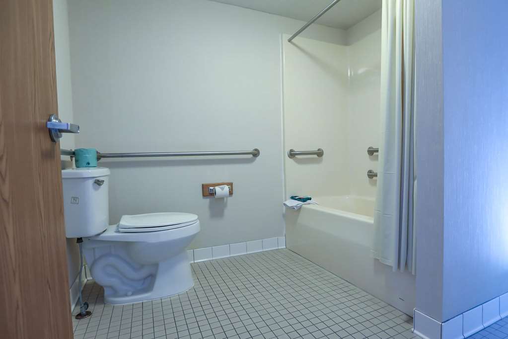 Super 8 By Wyndham Branson - thumb 9