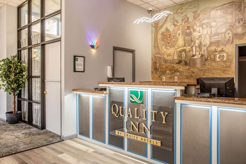 Quality Inn On The Strip - thumb 3