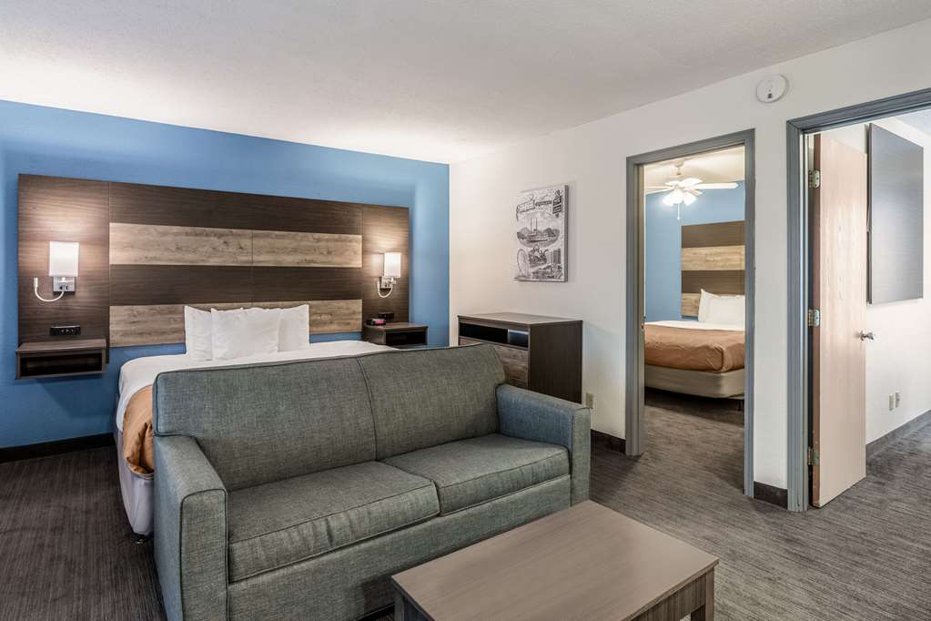 Quality Inn On The Strip - thumb 15