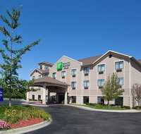 Holiday Inn Express Hotel  Suites - USA Accommodation
