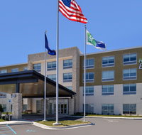 Holiday Inn Express/Suites South - US 23 - USA Accommodation