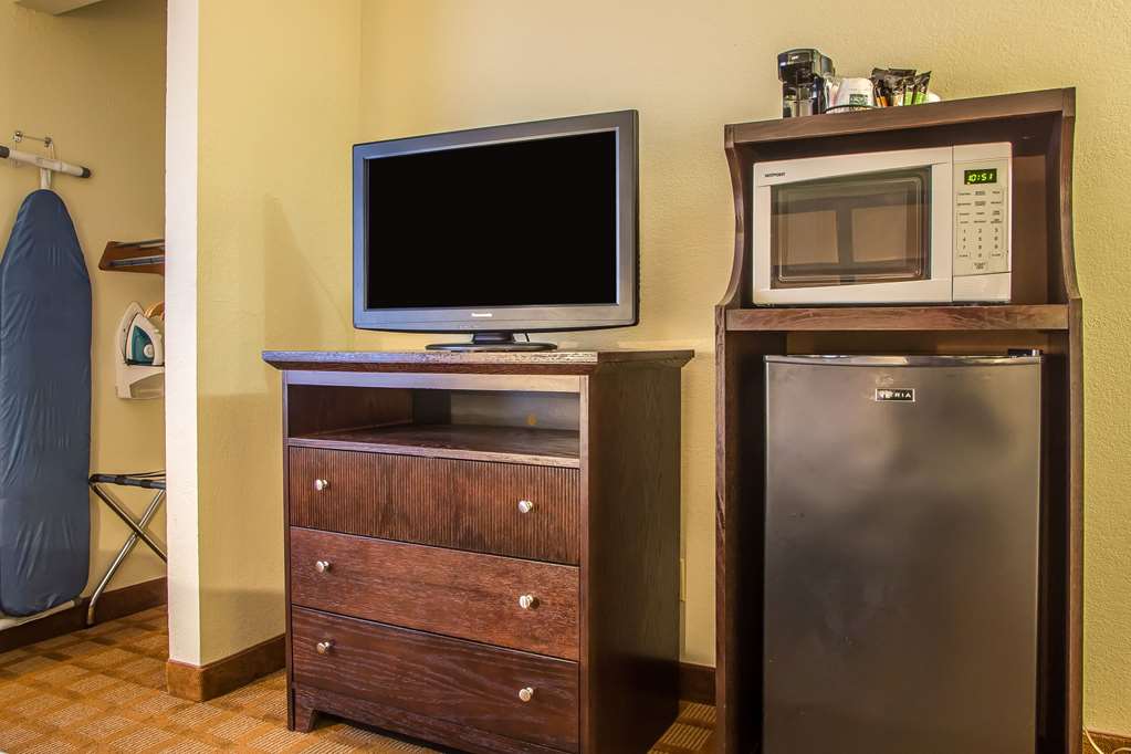 Quality Inn & Suites Marinette - thumb 7