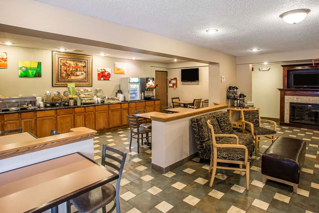 Quality Inn & Suites Marinette - thumb 11