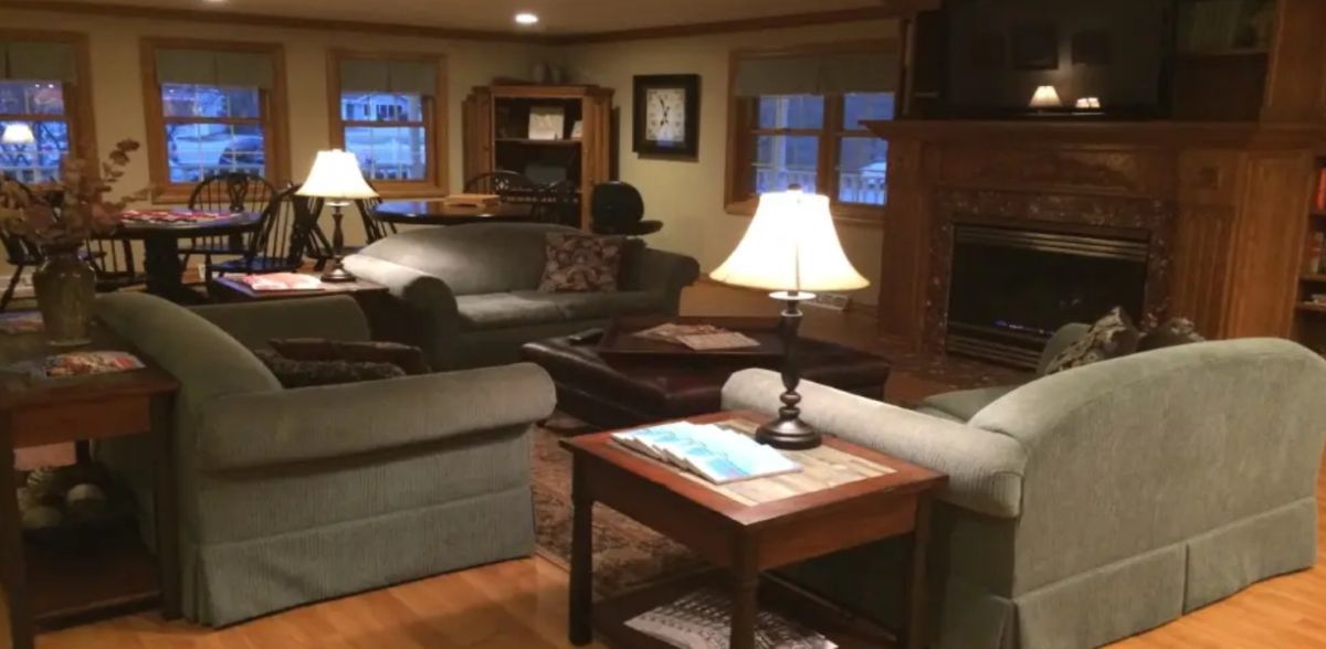 High Point Inn - thumb 0