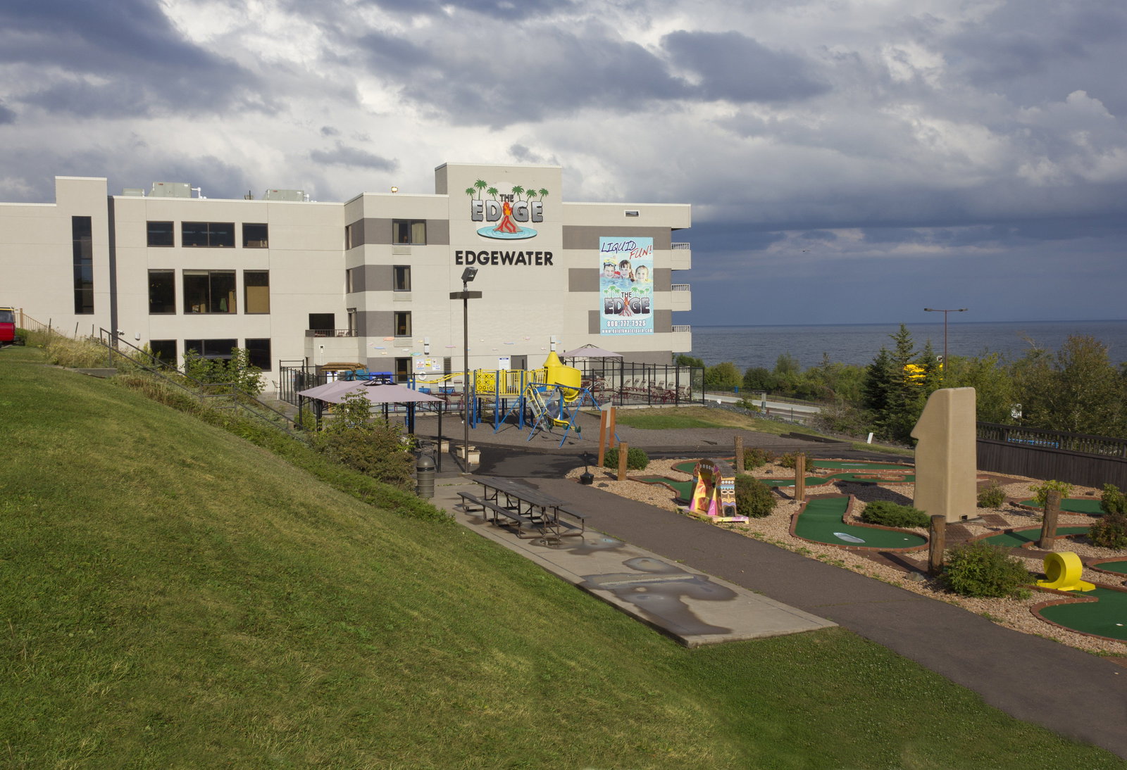 Edgewater Hotel & Waterpark - thumb 0