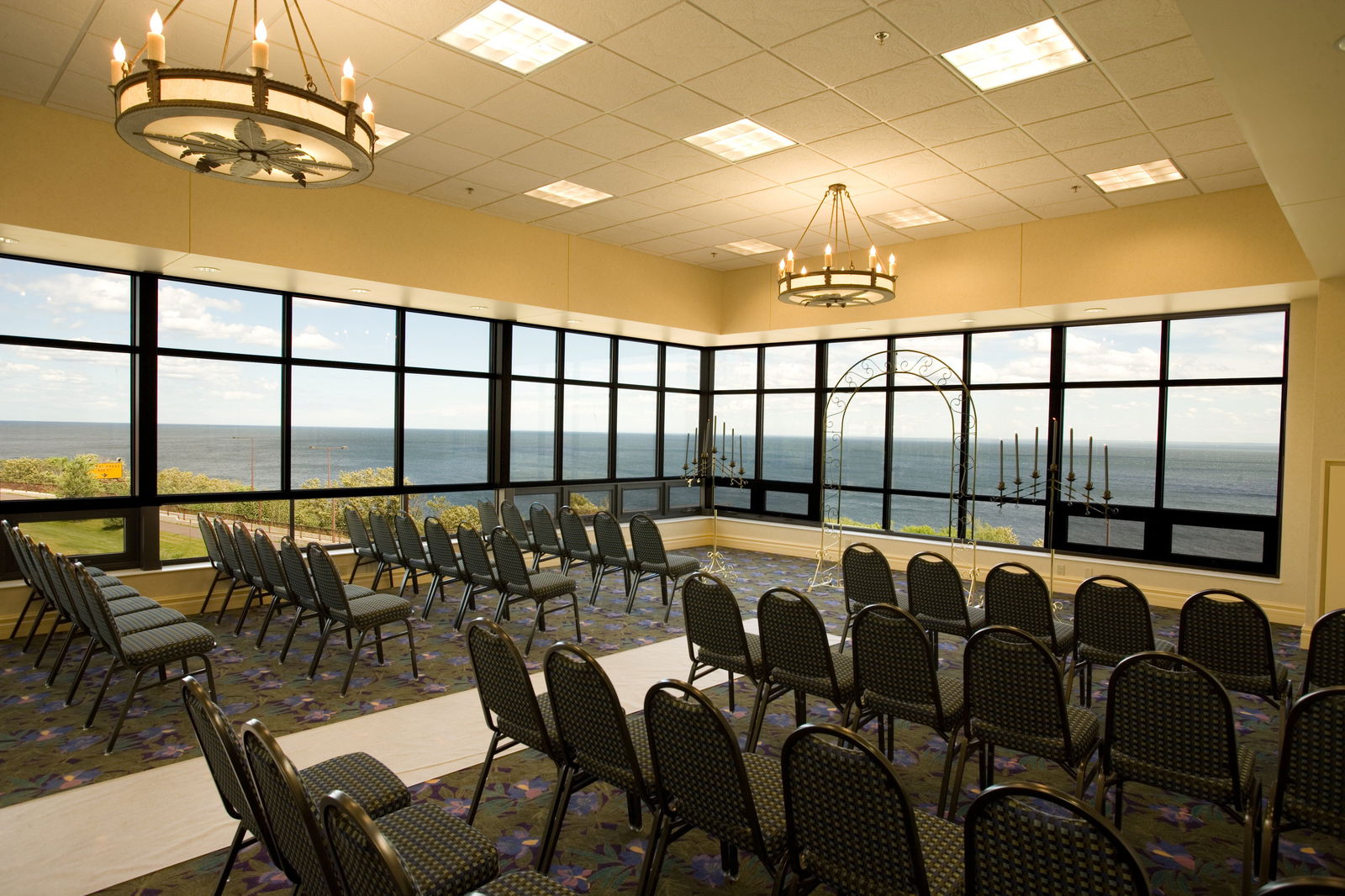 Edgewater Hotel & Waterpark - thumb 8