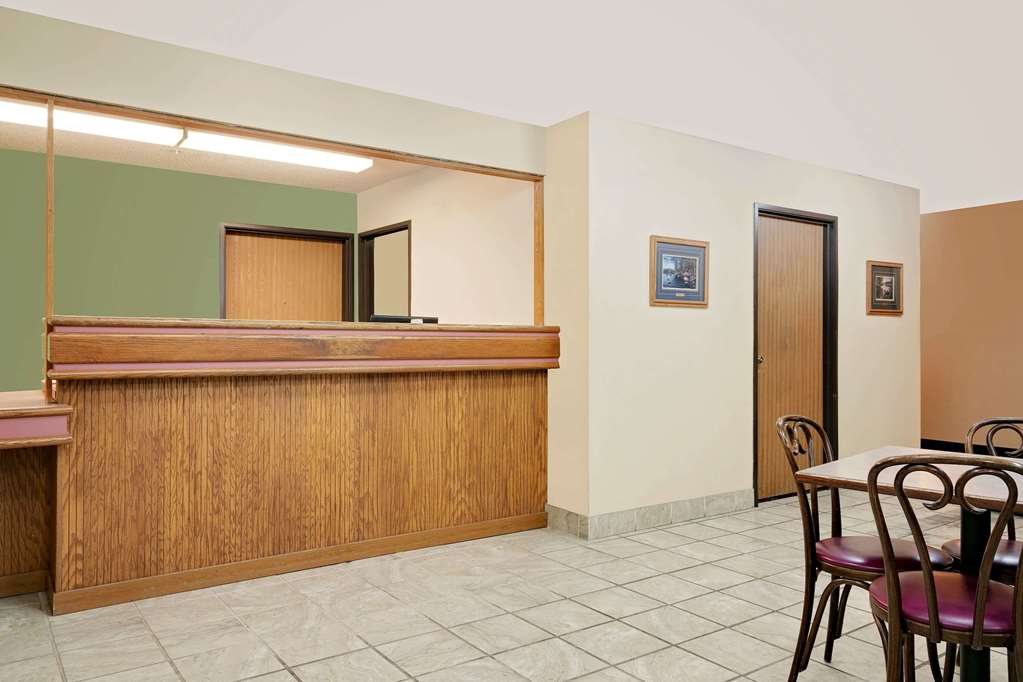 Super 8 Cloquet - thumb 2