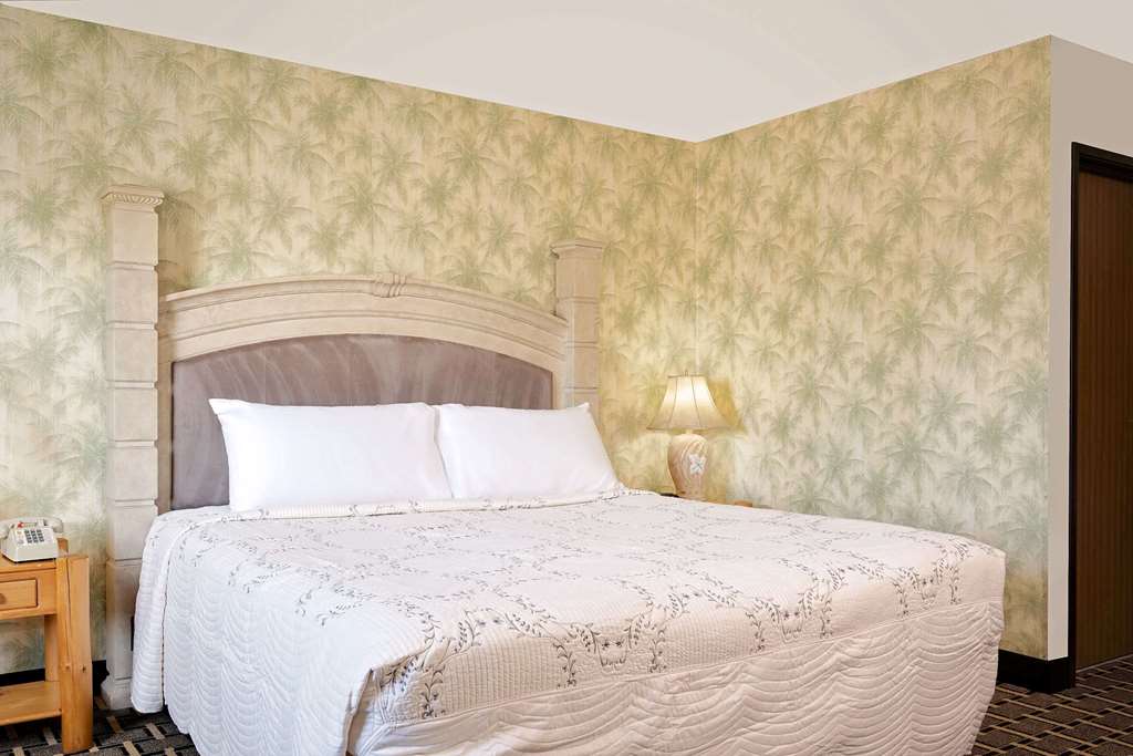 Super 8 Cloquet - thumb 5