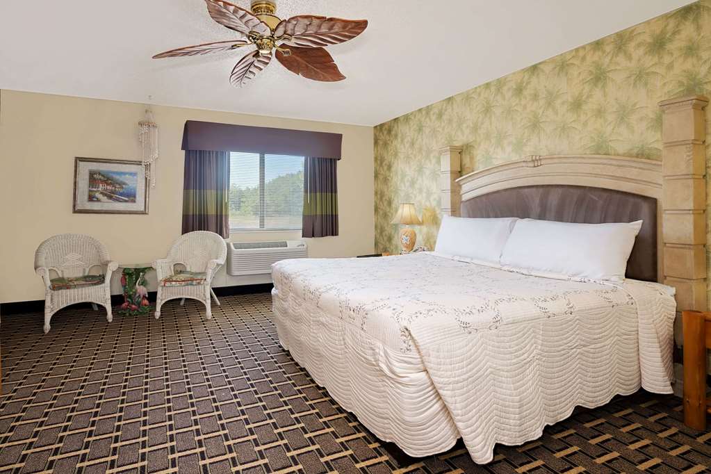 Super 8 Cloquet - thumb 8