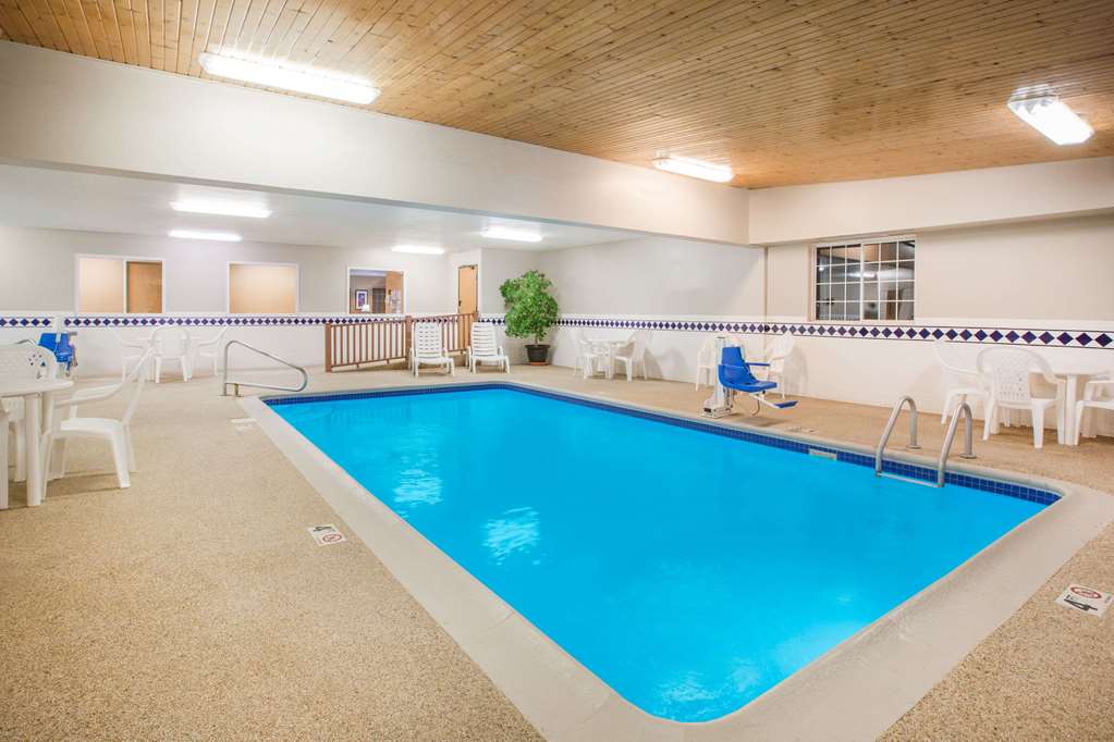 Ramada Spirit Lake/Okoboji - thumb 11