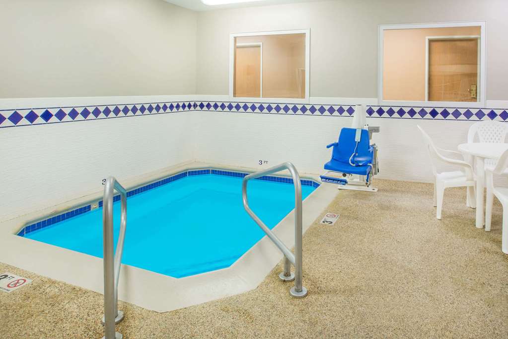 Ramada Spirit Lake/Okoboji - thumb 12