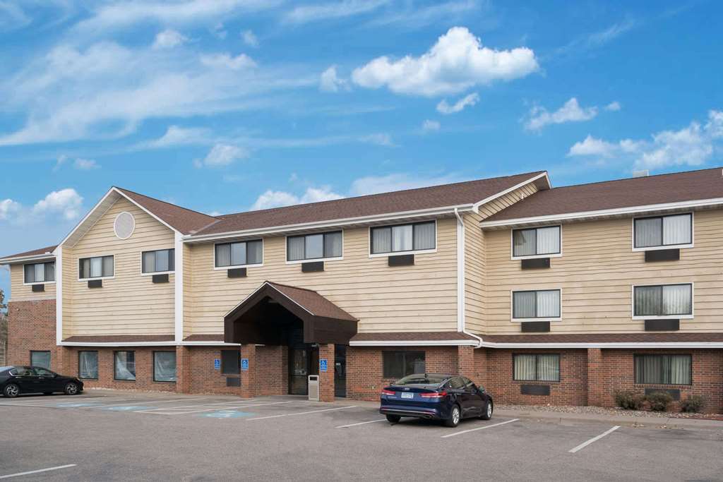 Baymont Inn & Suites Bloomington MSP Apt - thumb 0