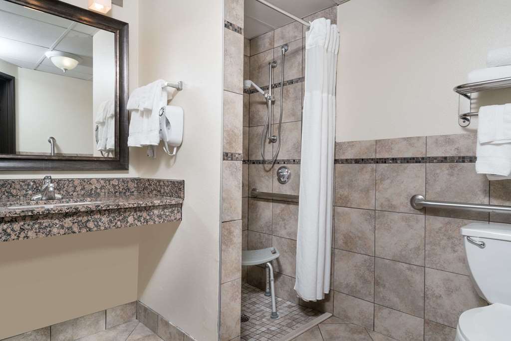 Baymont Inn & Suites Bloomington MSP Apt - thumb 4