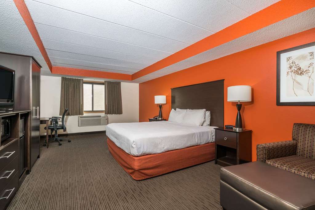 Baymont Inn & Suites Bloomington MSP Apt - thumb 9
