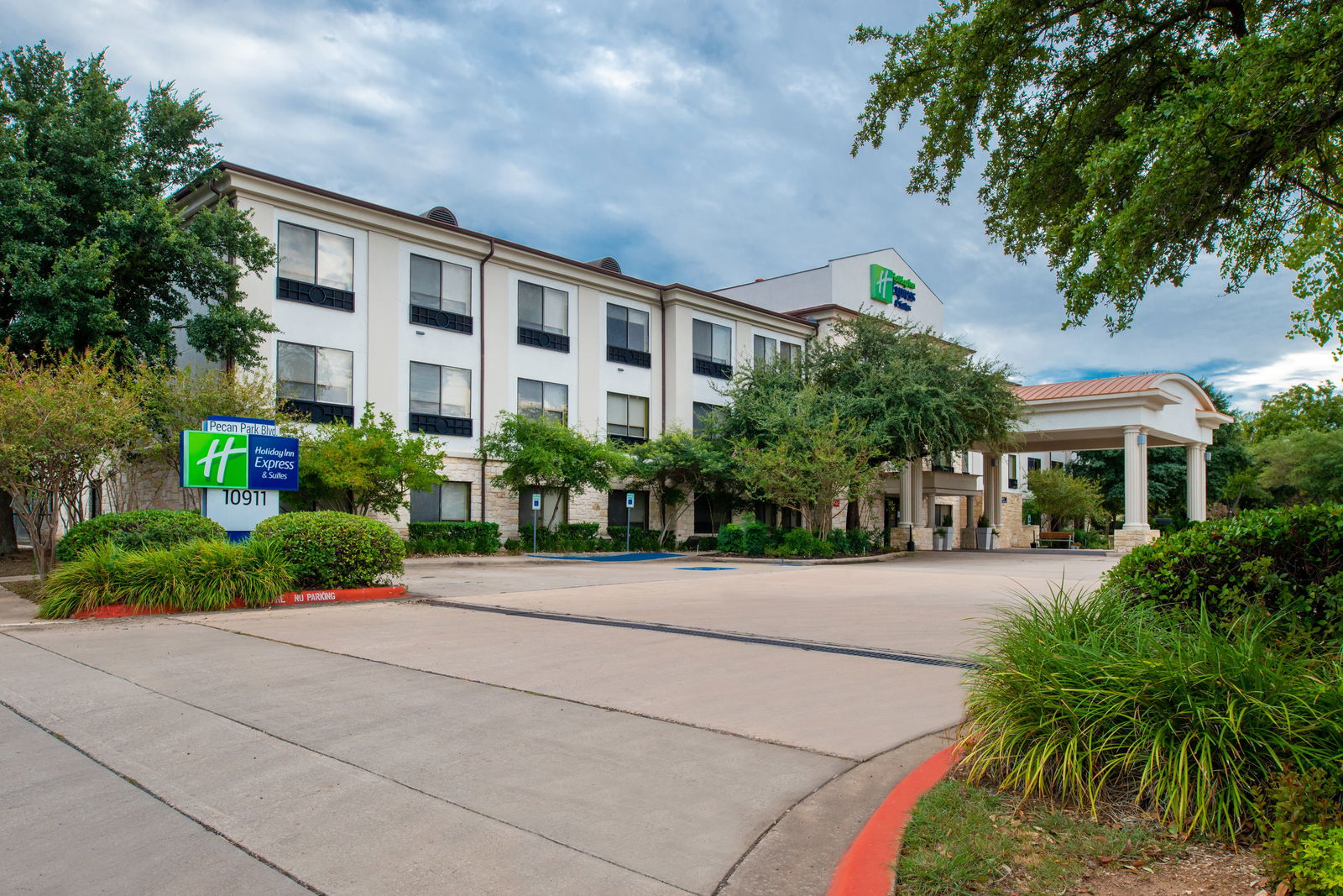 Holiday Inn Express & Suites Austin-(NW) - thumb 0
