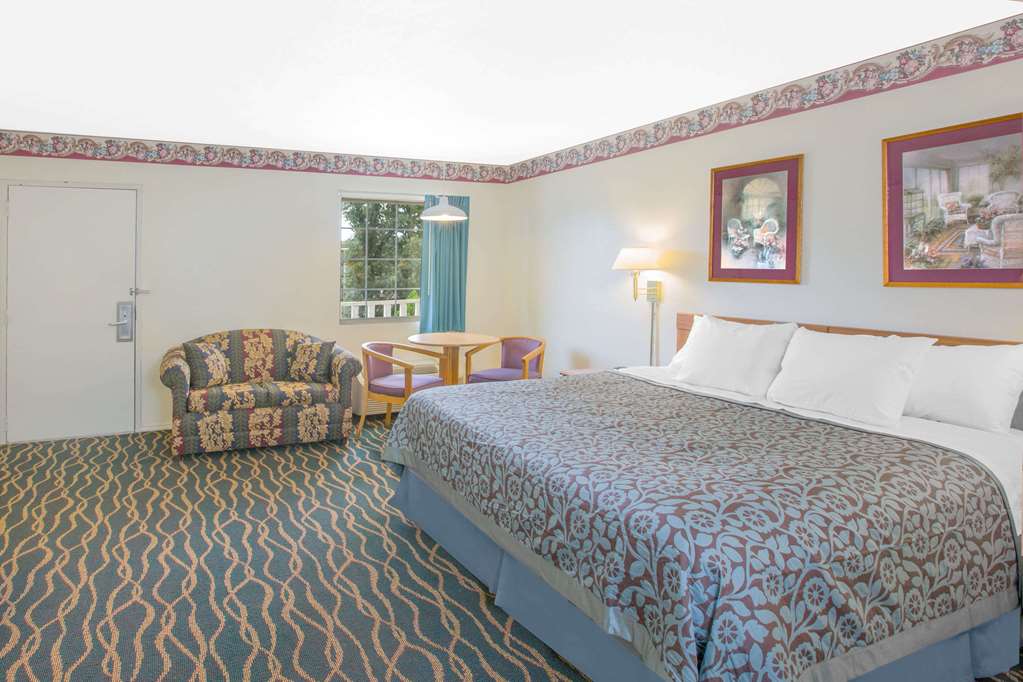 Days Inn Hardy - thumb 10