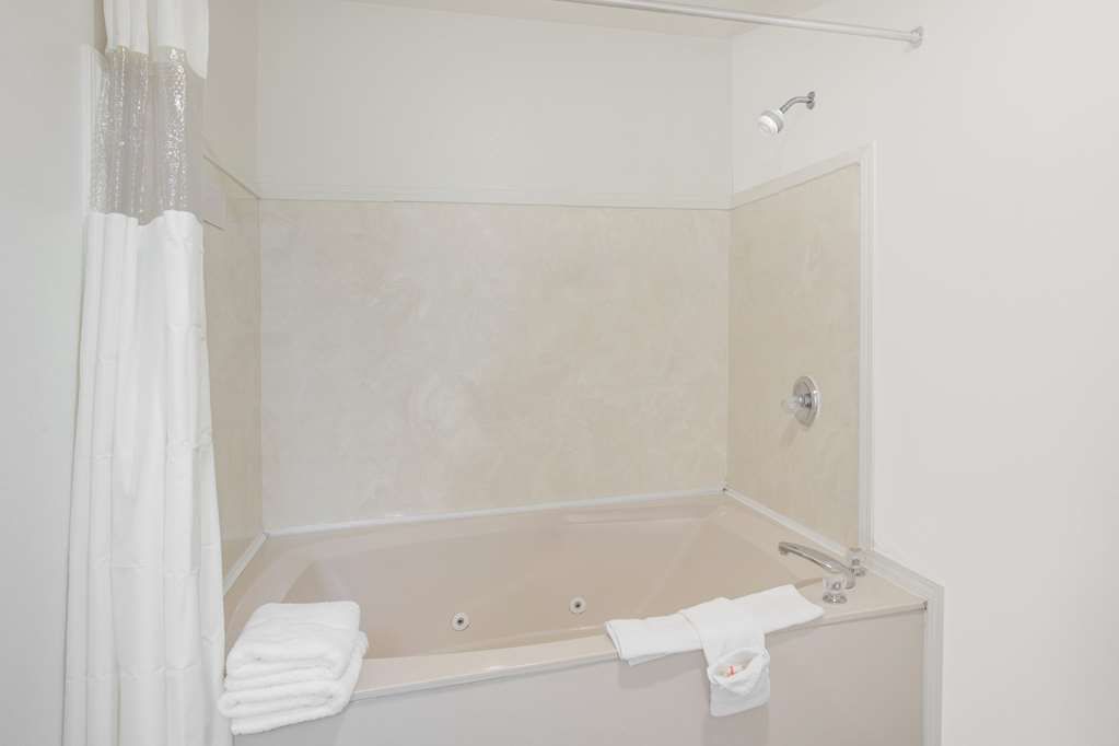 Days Inn Hardy - thumb 13