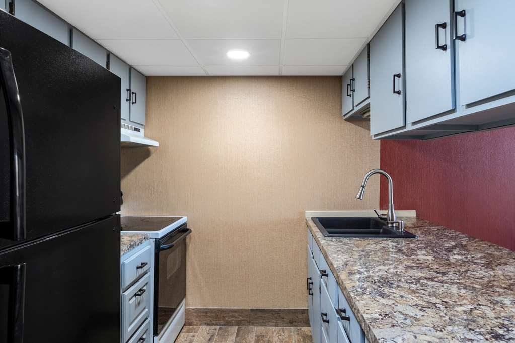 Howard Johnson Inn, Gillette - thumb 10