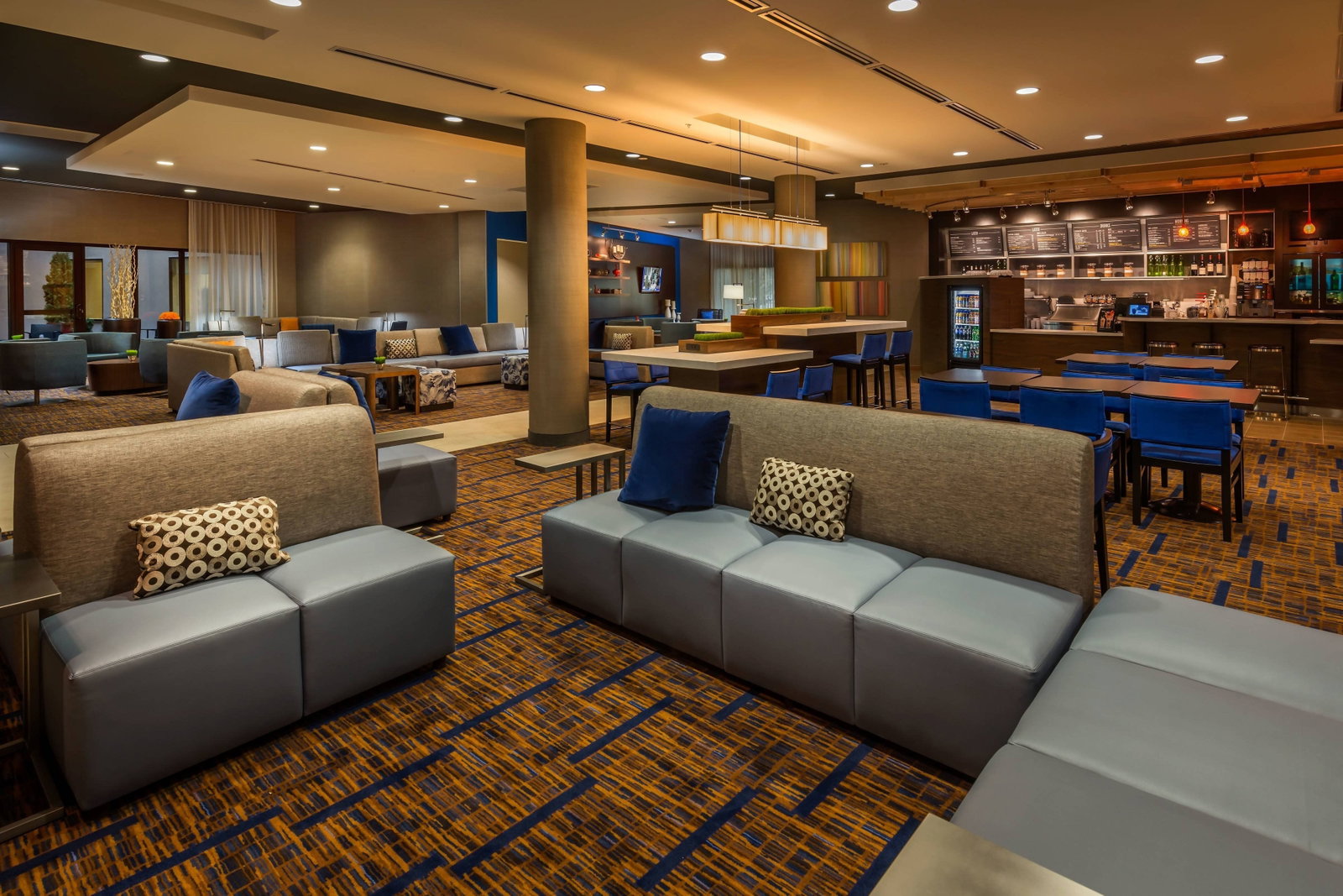 Courtyard Marriott Downtown/Riverfront - thumb 1