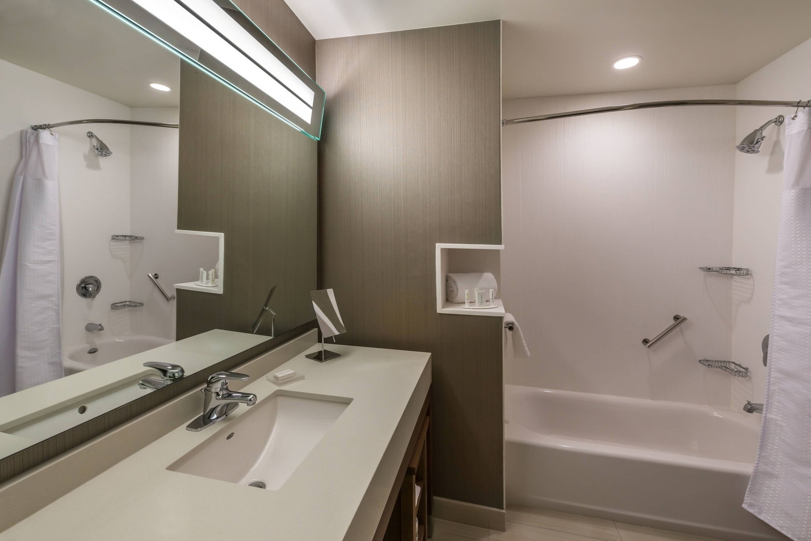 Courtyard Marriott Downtown/Riverfront - thumb 4