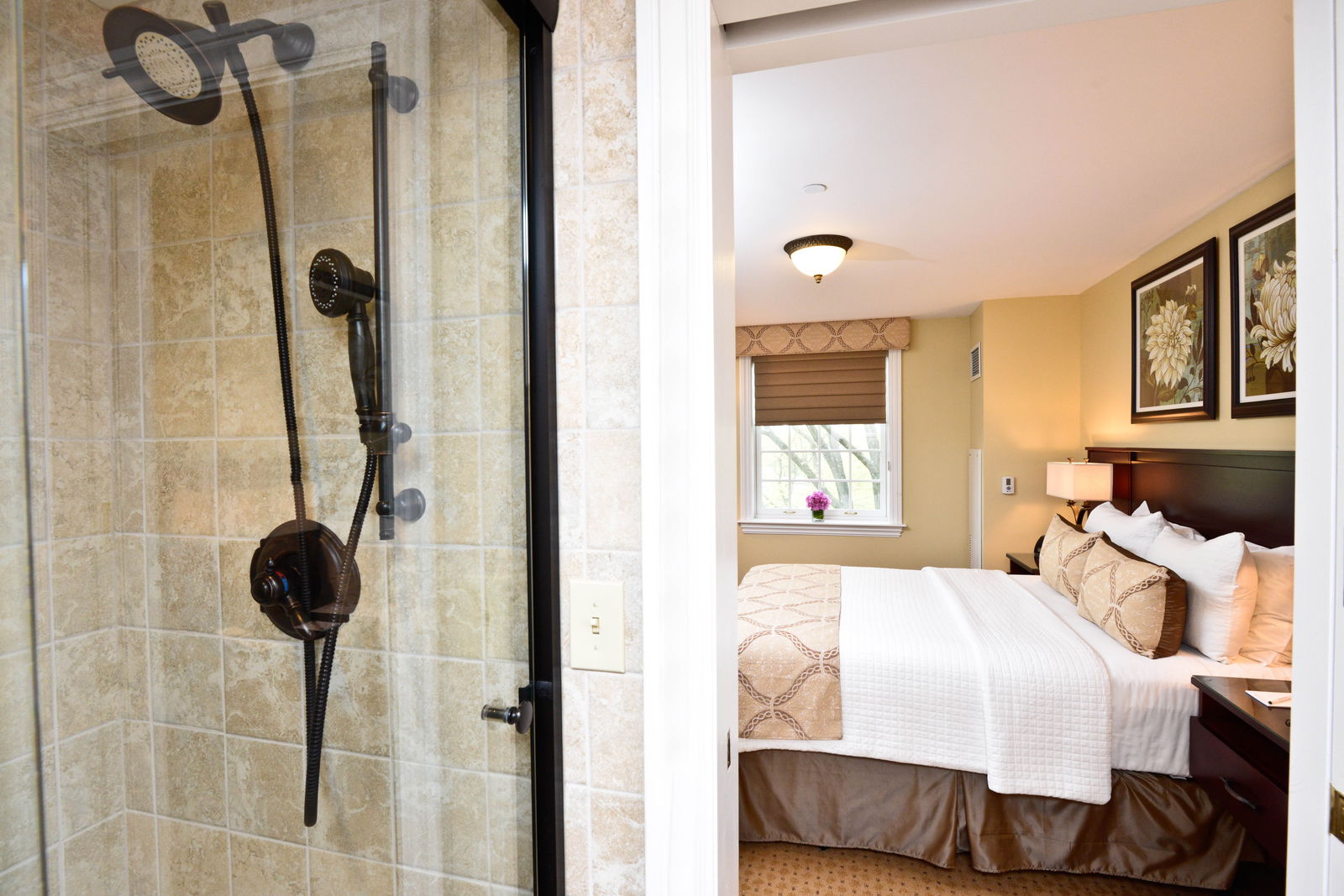 Nassau Inn - thumb 6