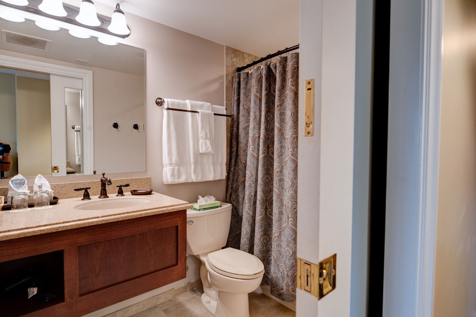 Nassau Inn - thumb 9