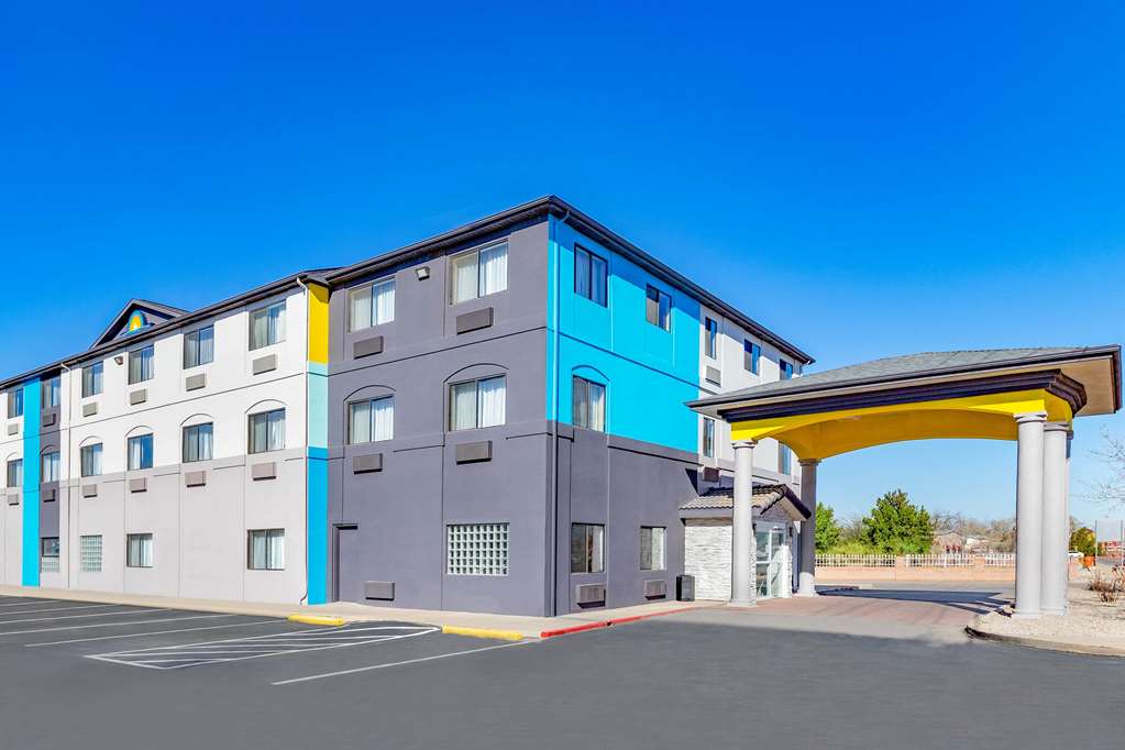 Days Inn Bernalillo - thumb 1