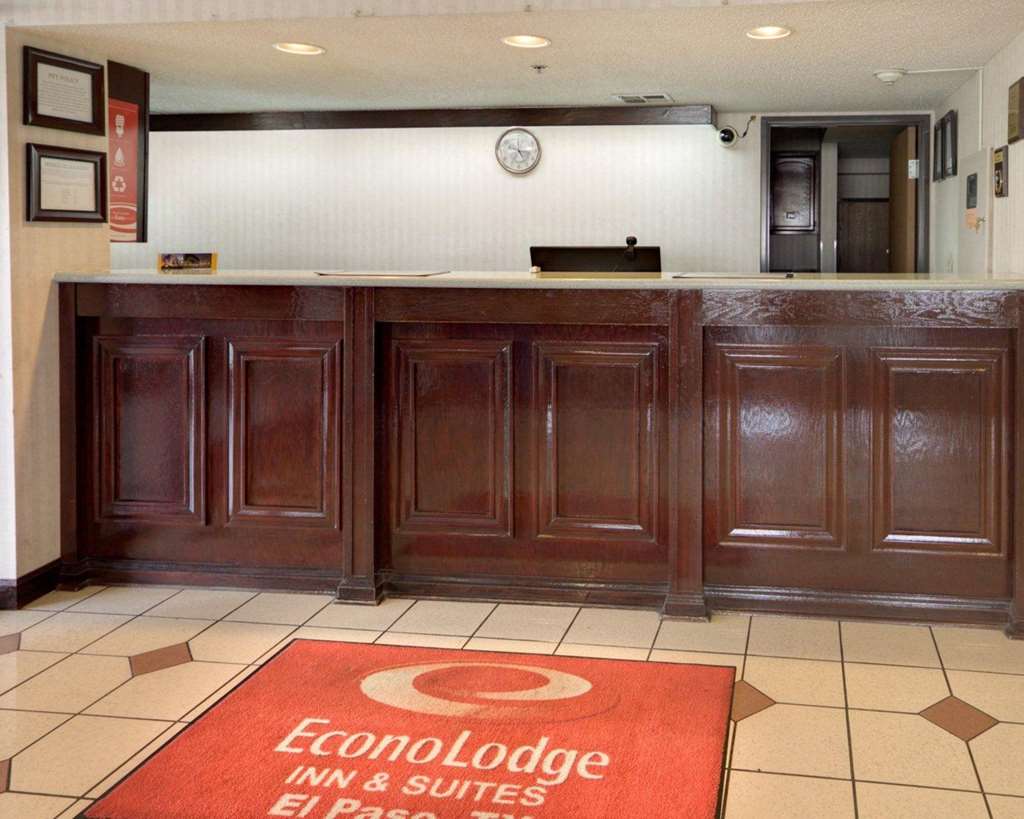 Econo Lodge Inn & Suites - thumb 3
