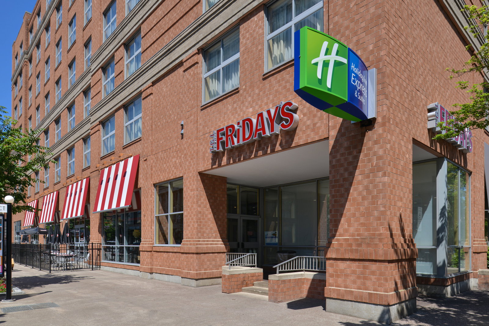 Holiday Inn Express & Suites Downtown - thumb 2