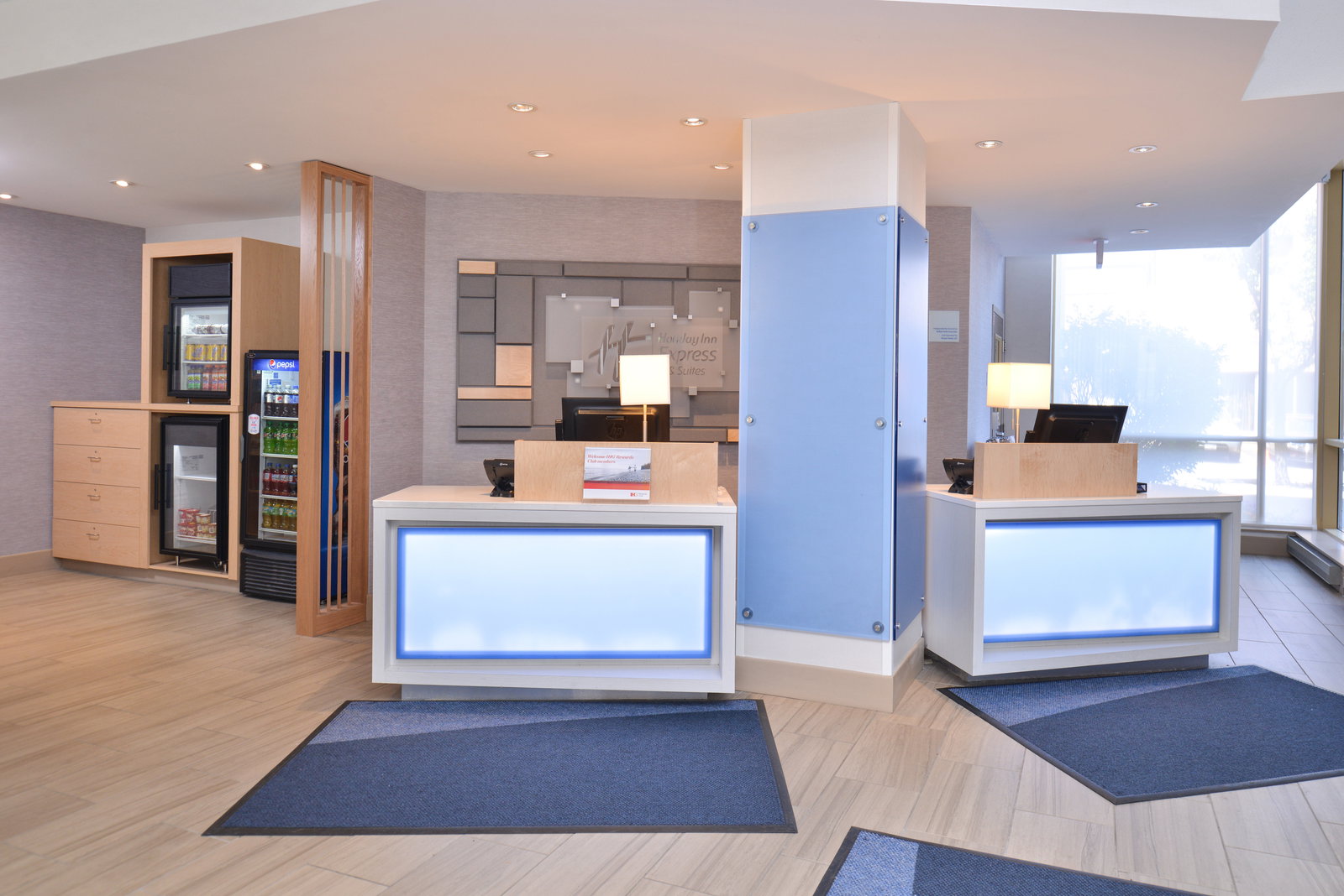 Holiday Inn Express & Suites Downtown - thumb 6