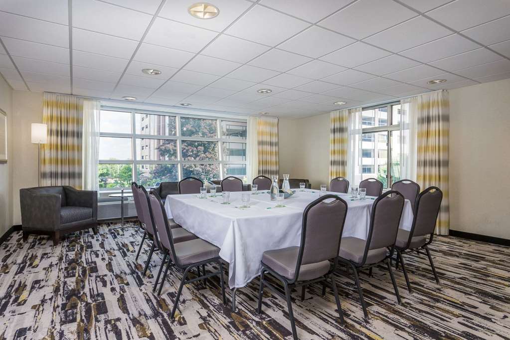 Wyndham Garden Buffalo Downtown - thumb 10