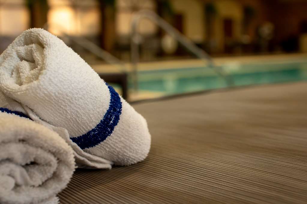 Radisson Hotel & Conference Center - thumb 7