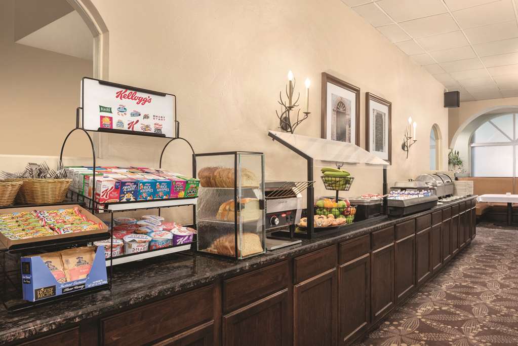 Radisson Hotel & Conference Center - thumb 11