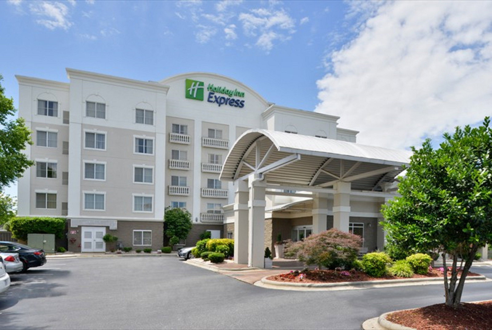 Holiday Inn Express Hotel & Suites - thumb 0