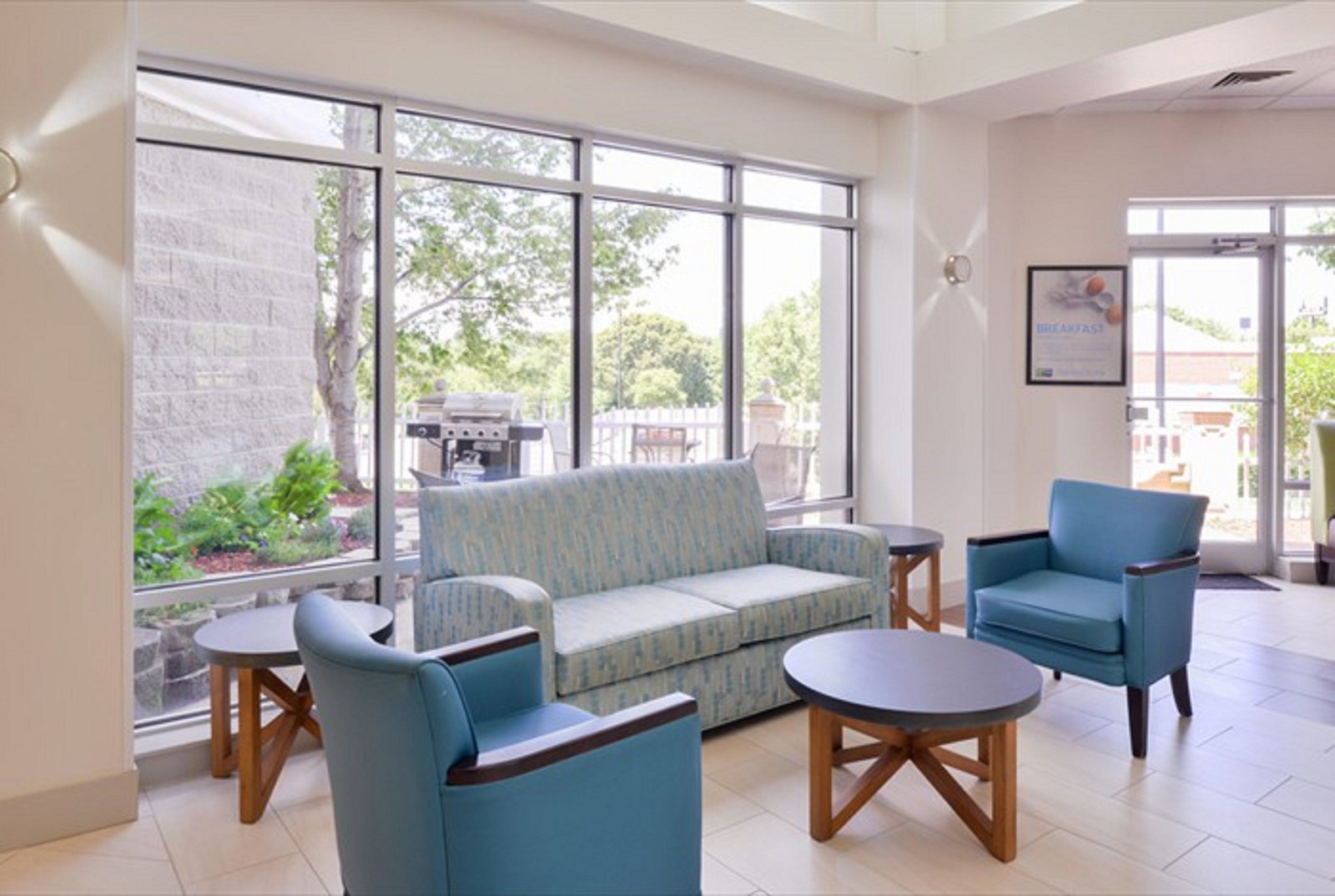 Holiday Inn Express Hotel & Suites - thumb 4