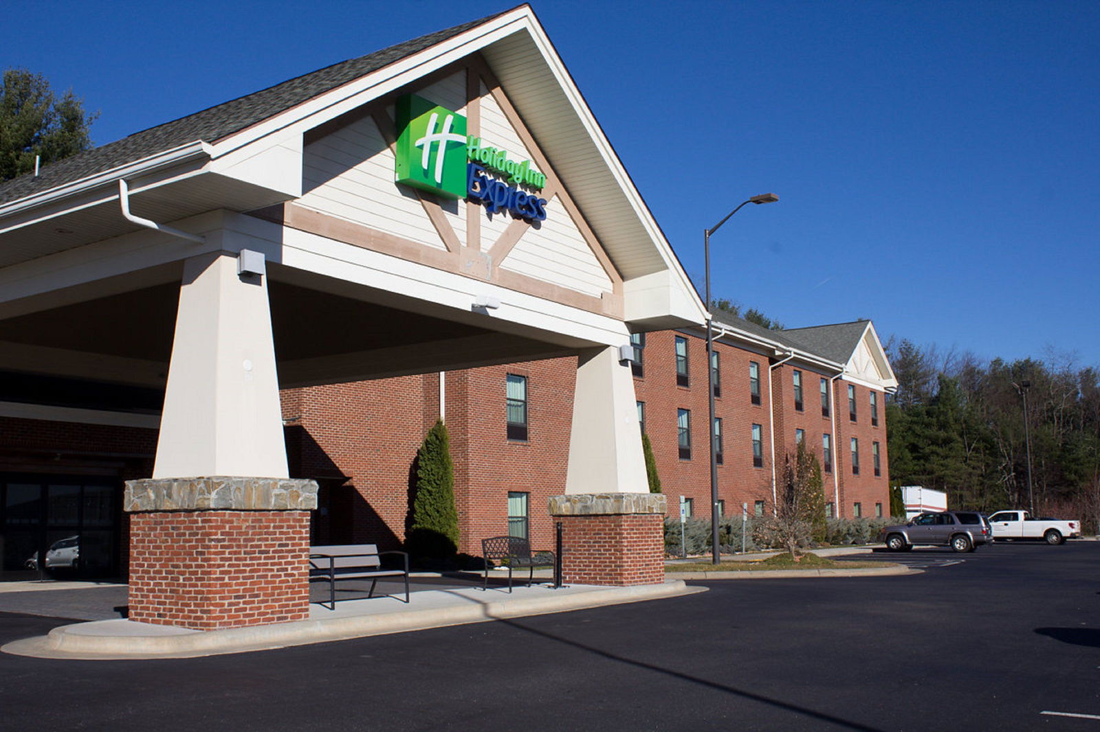 Holiday Inn Express, West Jefferson - thumb 0