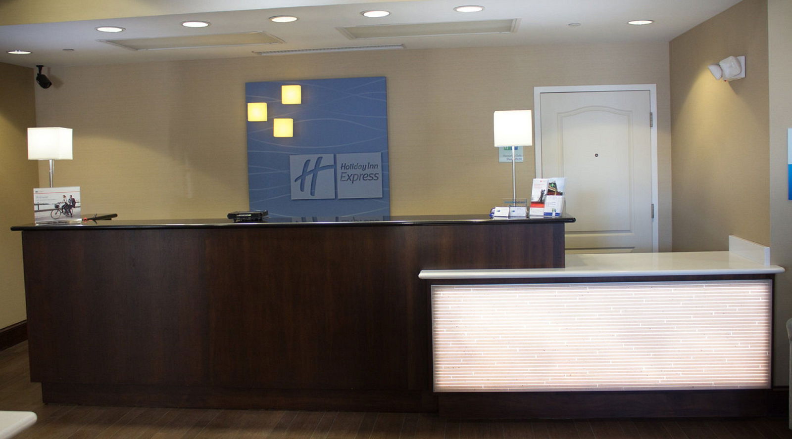 Holiday Inn Express, West Jefferson - thumb 1