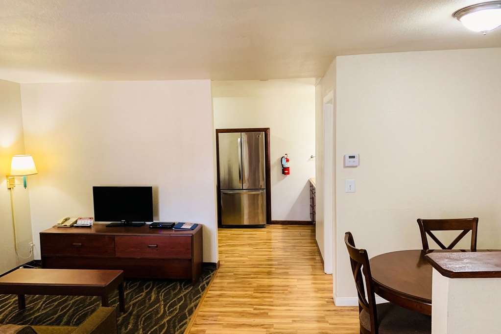 Rodeway Inn & Suites - thumb 16