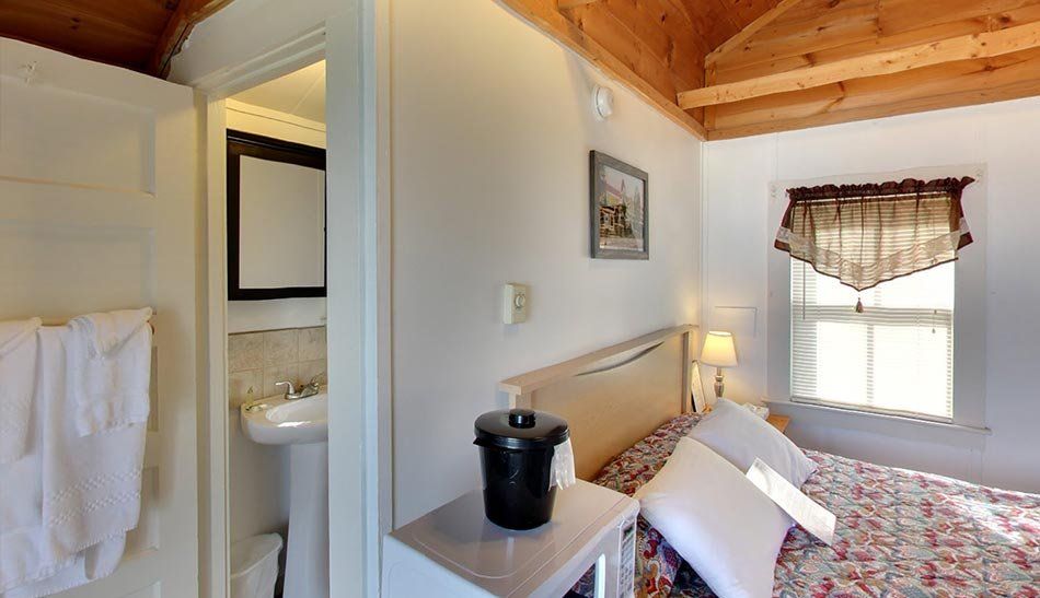 Half Moon Motel & Cottages - thumb 3