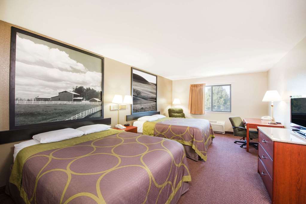 Super 8 Iola KS - thumb 8