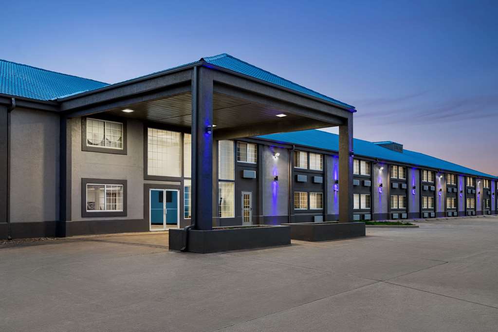 Baymont By Wyndham Blackwell I-35 - thumb 1