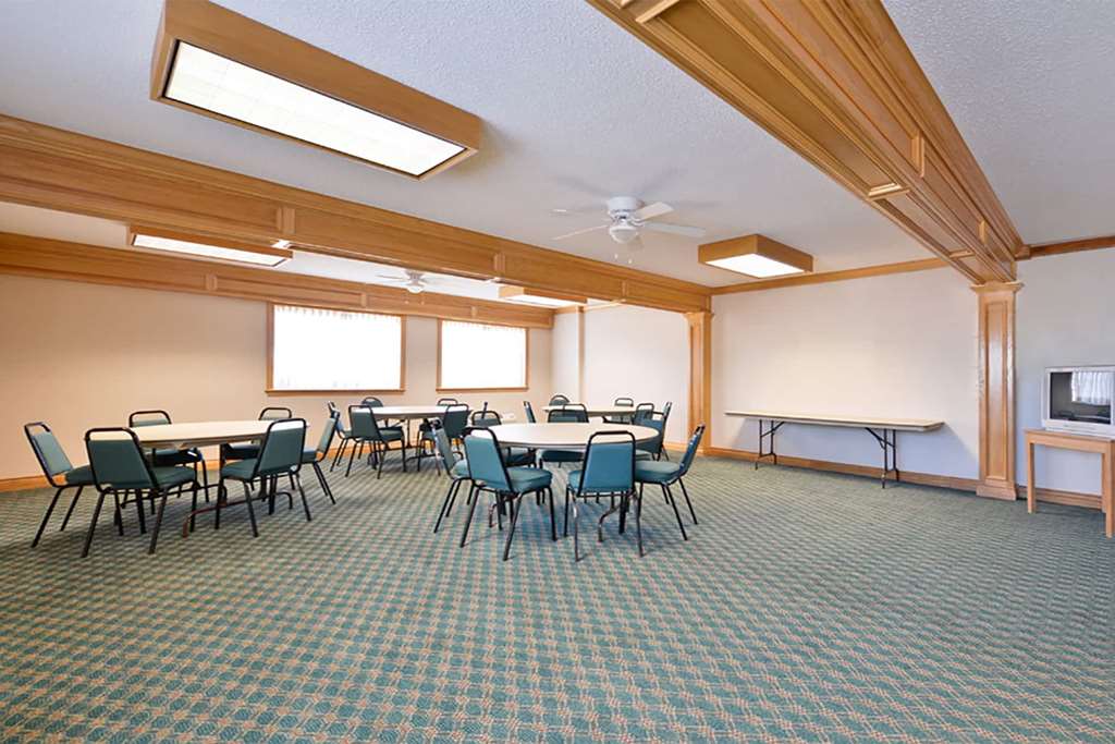 Baymont By Wyndham Blackwell I-35 - thumb 12