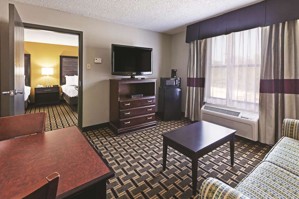 La Quinta Inn & Suites, Denison - thumb 9