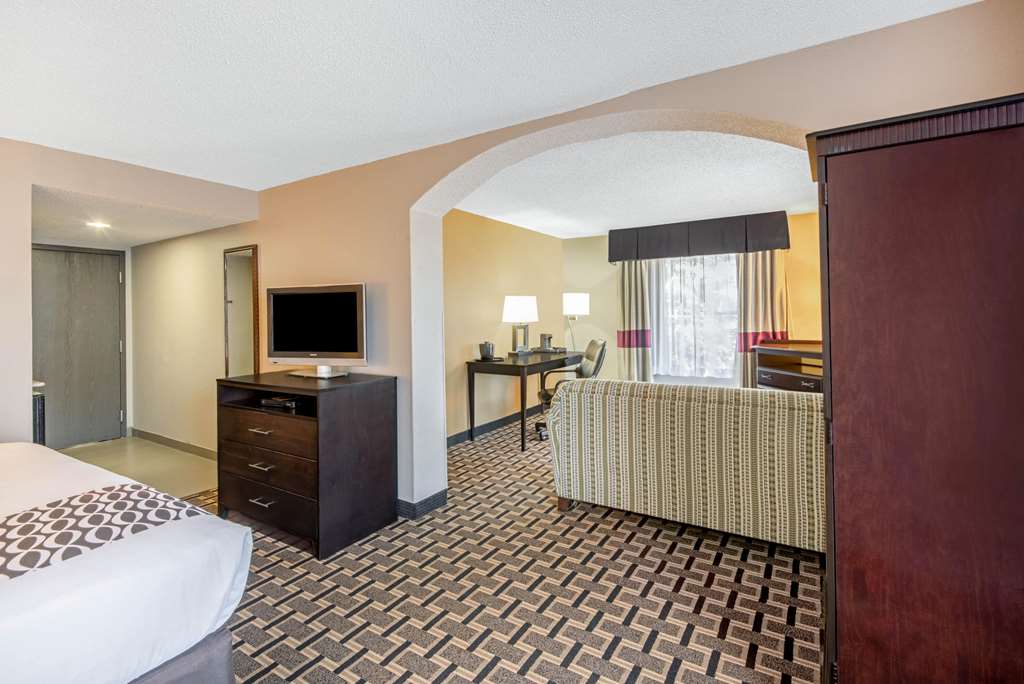 La Quinta Inn & Suites, Denison - thumb 10