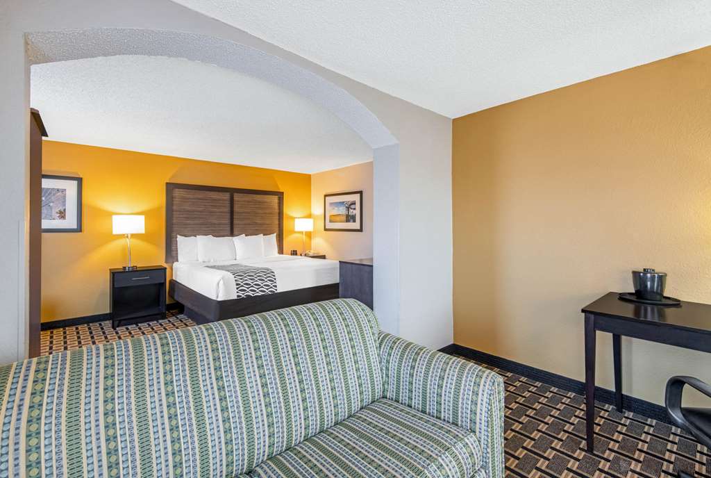 La Quinta Inn & Suites, Denison - thumb 11