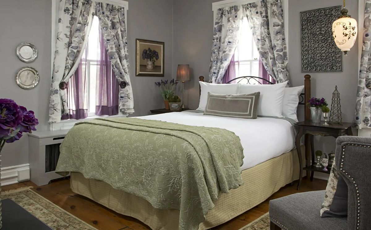 1825 Inn Bed And Breakfast - thumb 1