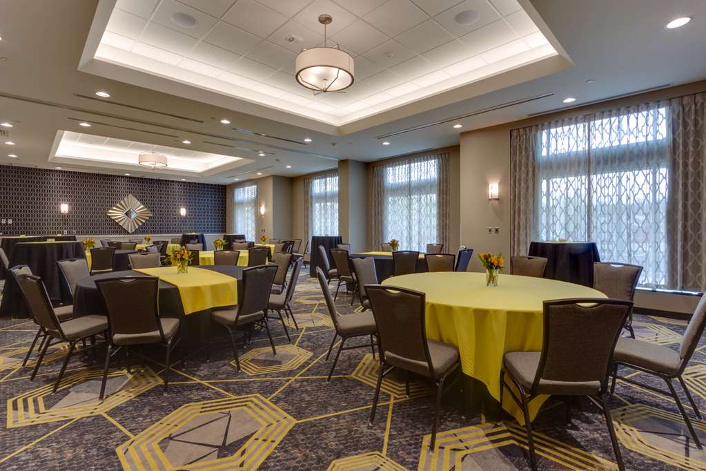 Drury Inn & Suites Pittsburgh Airport - thumb 8