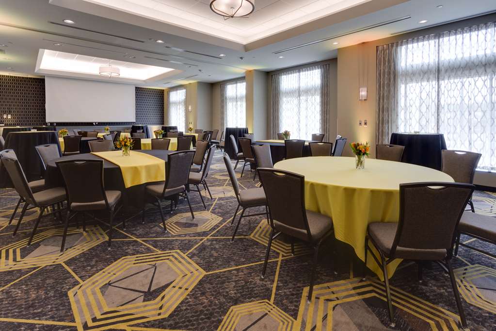 Drury Inn & Suites Pittsburgh Airport - thumb 11