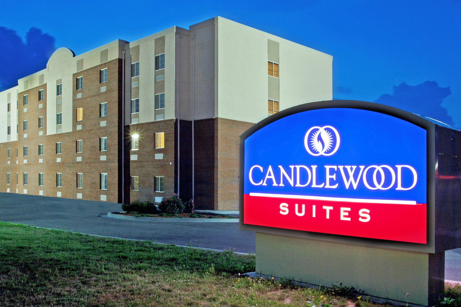 Candlewood Suites - thumb 2