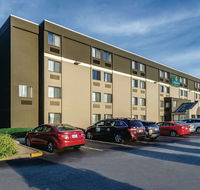 La Quinta Inn  Suites Providence Arpt - Students Accommodation